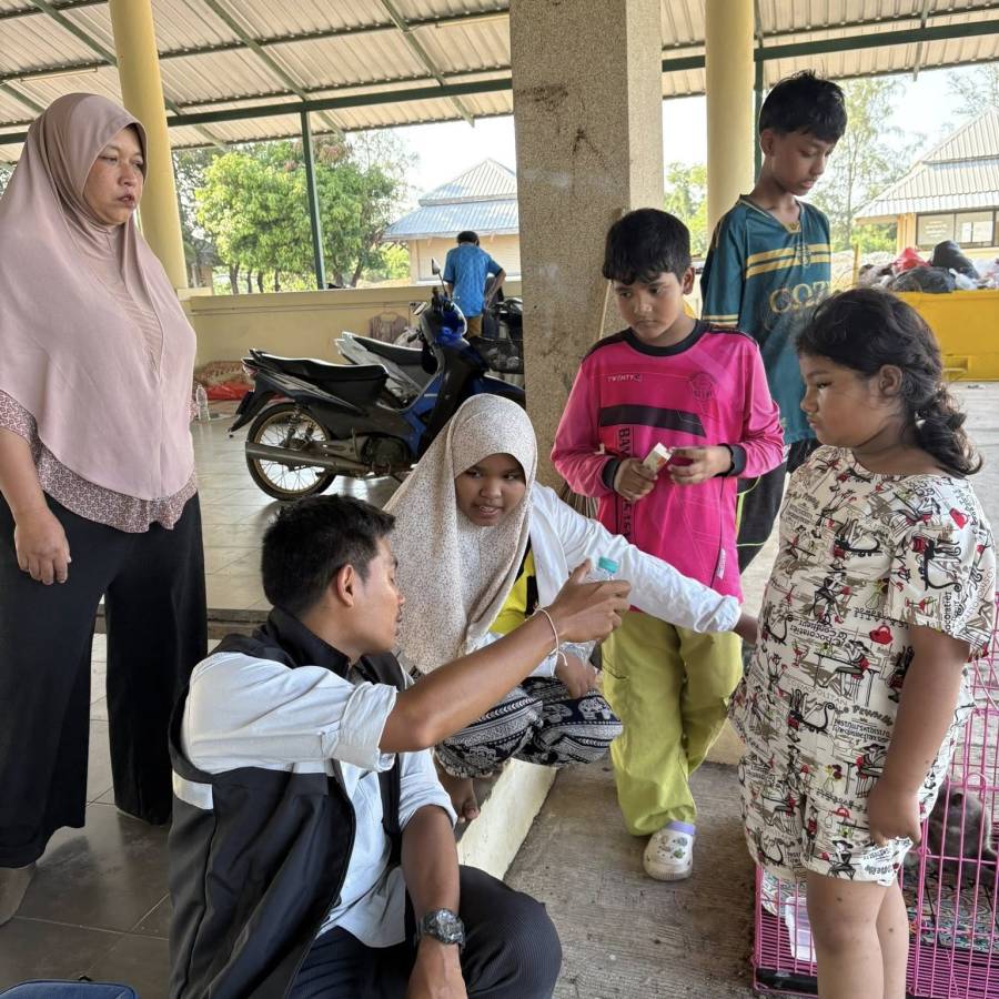 #dldteam9 ทีมนายสัตวแพทย์ ลงพื้นที่ช่วยสัตว์เลี้ยงช่วงมหาอุทกภัย เร่งดูแลสุขภาพ–ป้องกันโรคระบาด ให้แก่ผู้ประสบอุทกภัยในพื้นที่ อำเภอเมืองสงขลา จังหวัดสงขลา